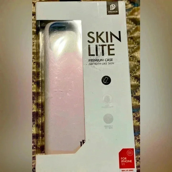 iPhone 11 Case - Picture 1 of 4